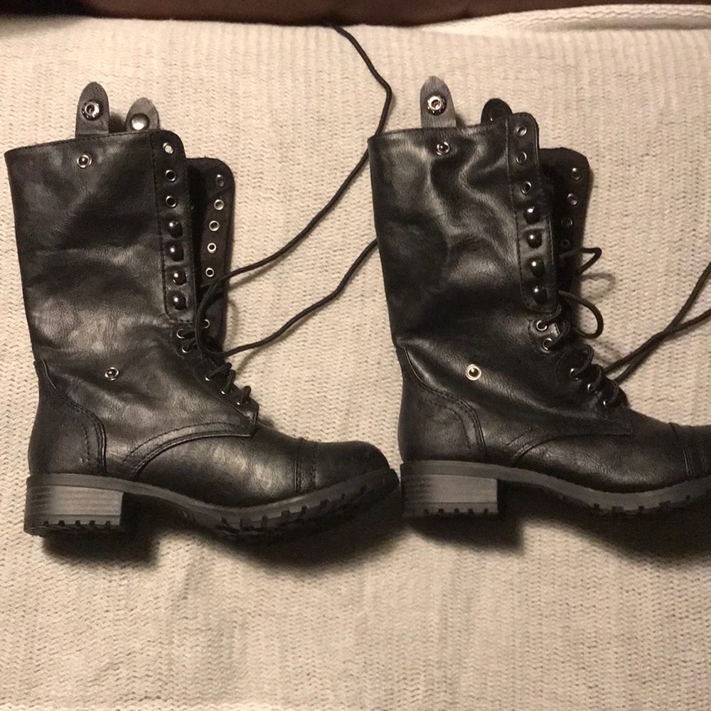 Combat boot